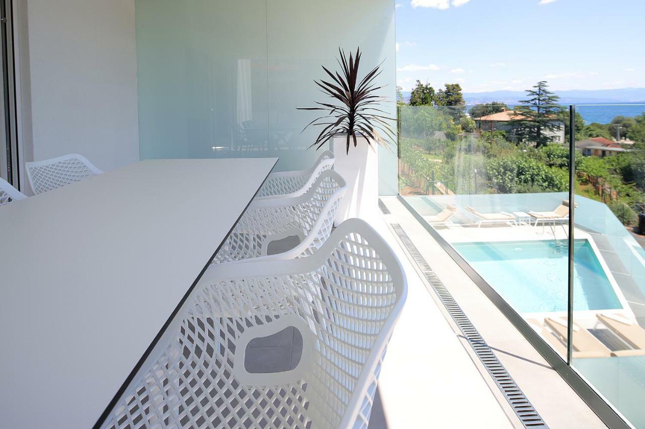 New Apartment With Swimming Pool Near The Beach Ičići Esterno foto