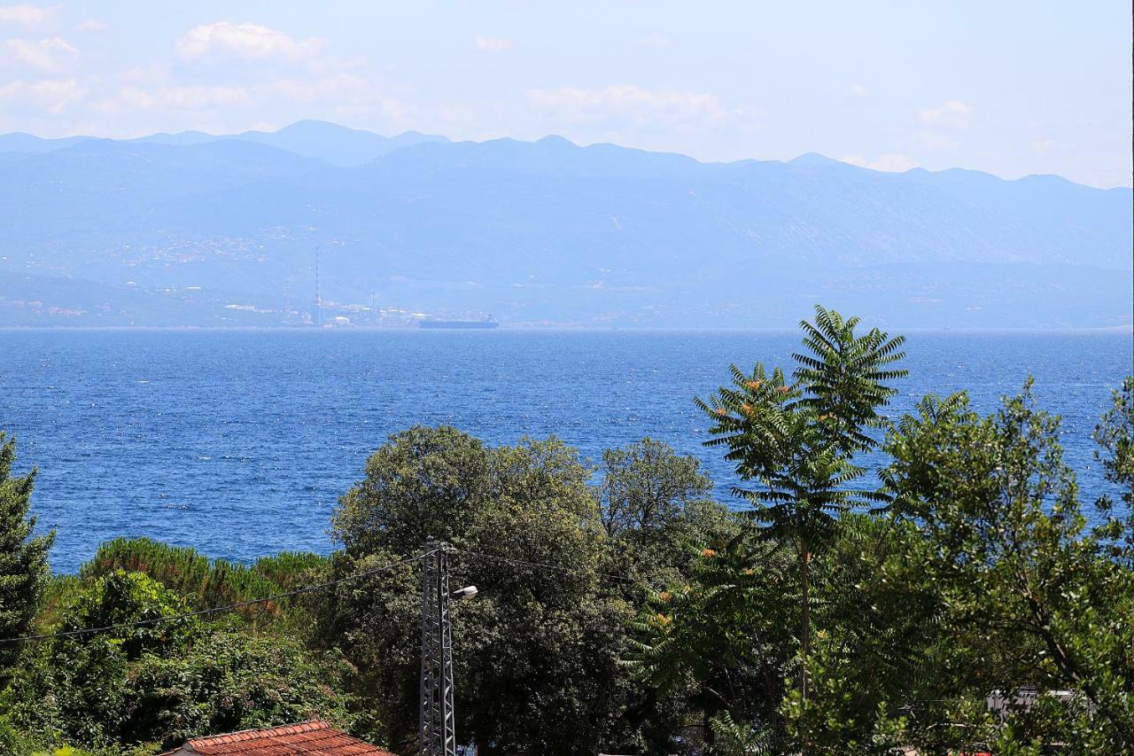 New Apartment With Swimming Pool Near The Beach Ičići Esterno foto