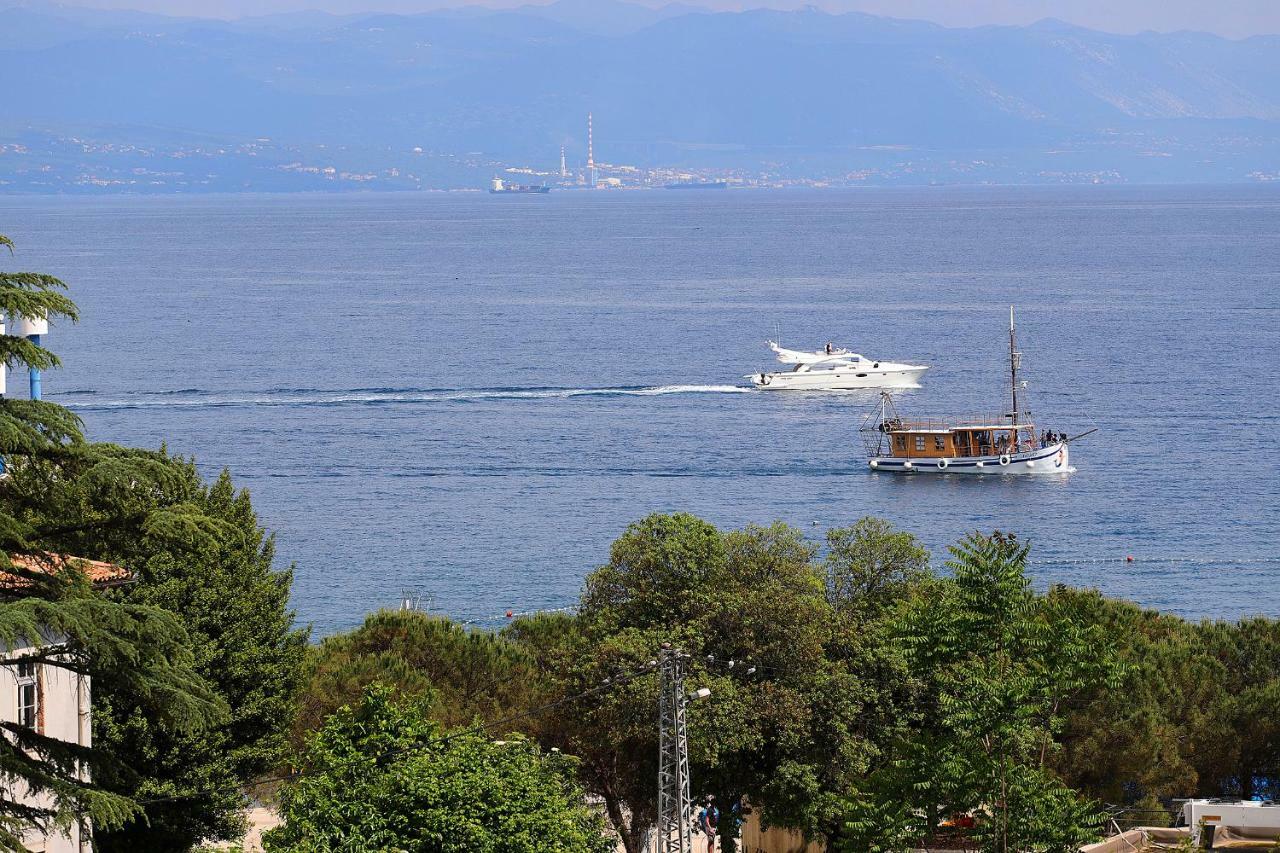 New Apartment With Swimming Pool Near The Beach Ičići Esterno foto