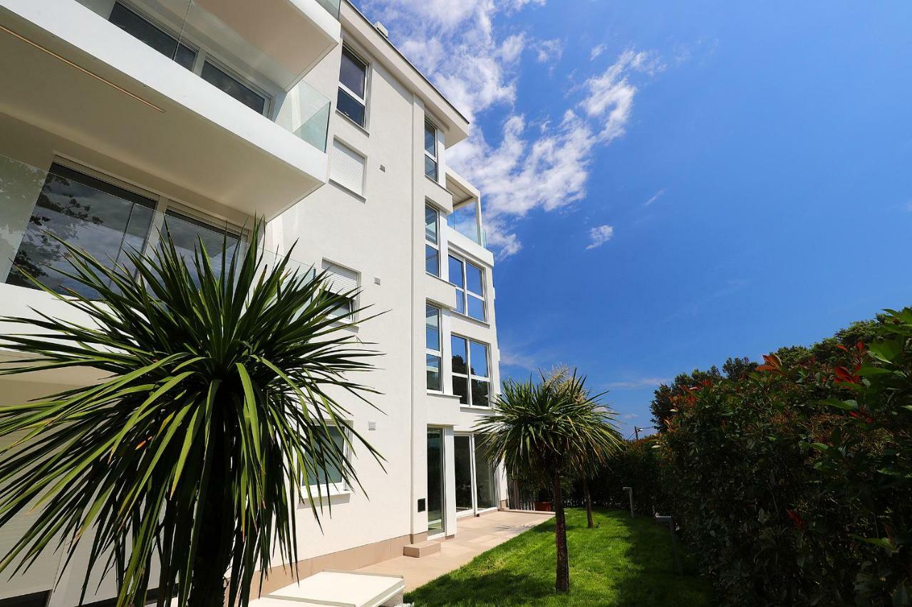 New Apartment With Swimming Pool Near The Beach Ičići Esterno foto